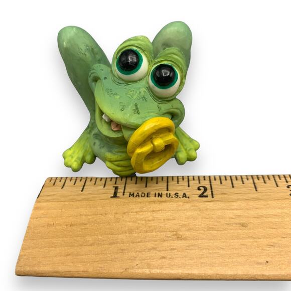 Sprogz Pacifier Frog Hall 1994 Mini Figurine Resin Yellow Paci Tadpole Baby - Picture 9 of 9